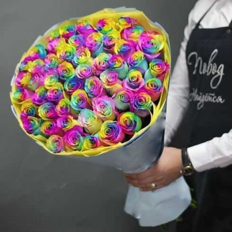 55 радужных роз (70 см)
