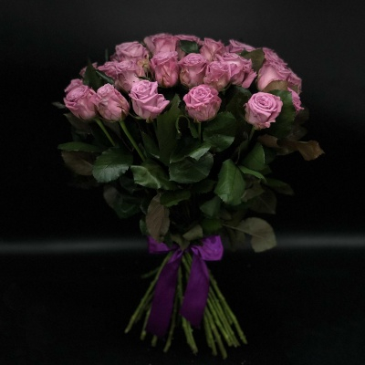 35 фиолетовых роз (60 см)