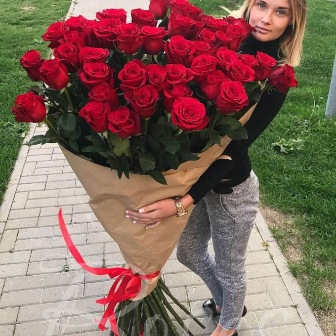 Букет из 51 высокой розы (150 см).