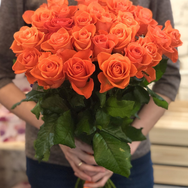 29 коралловых роз (60 см)