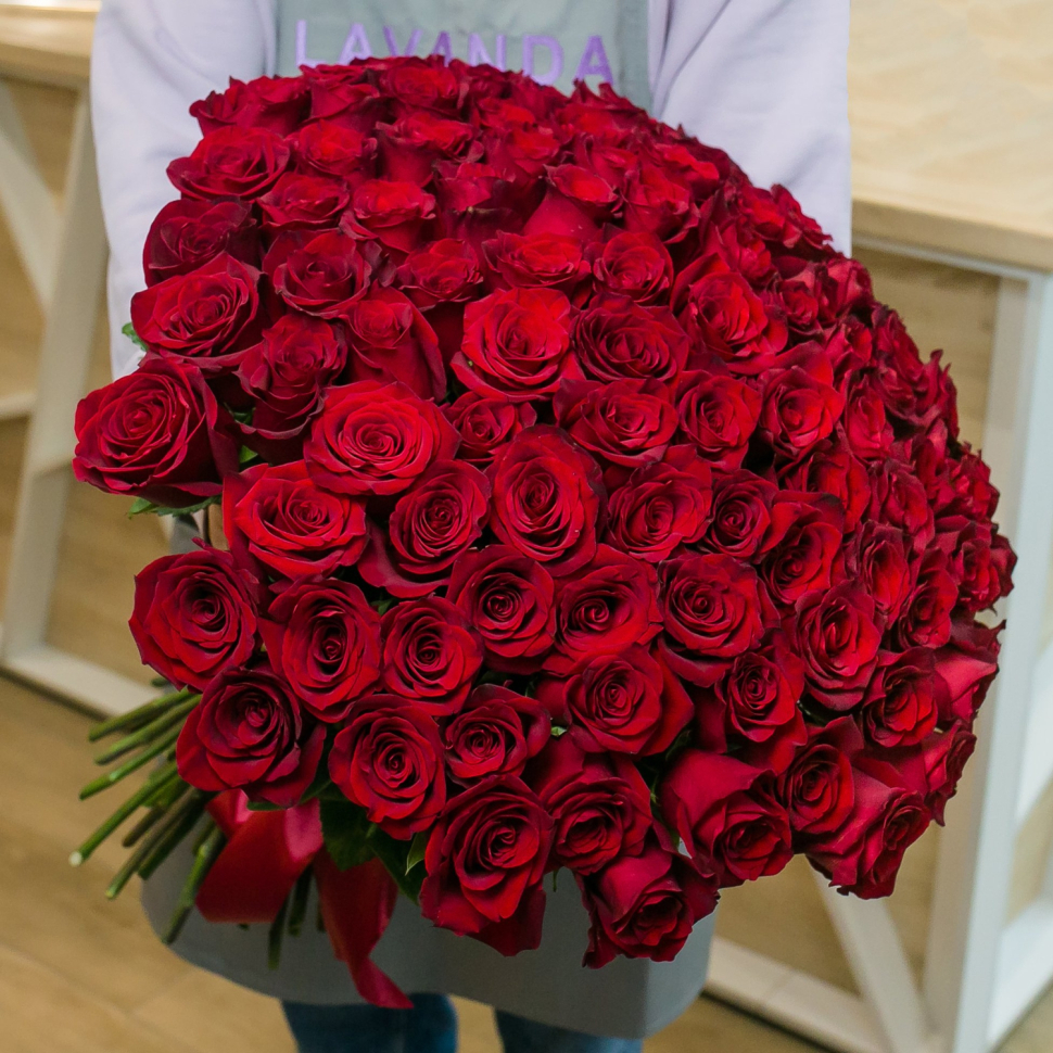 101 алая роза (50 см)