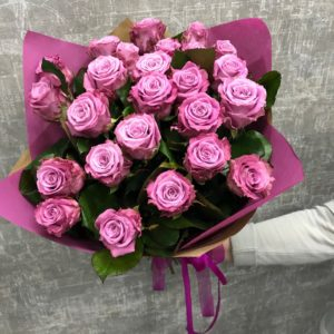 25 фиолетовых роз (60 см)