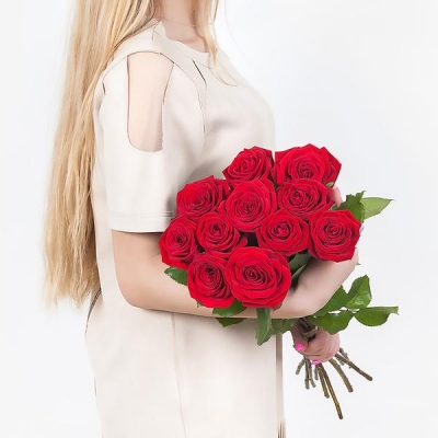 11 красных роз (70 см)